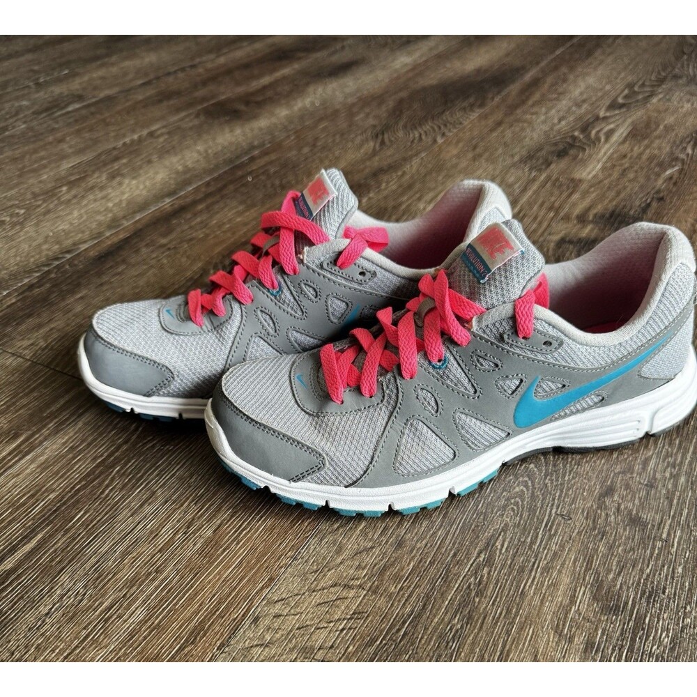 Nike Revolution 2 Women’s Low Top Lace-Up Running Sneakers Gray 9